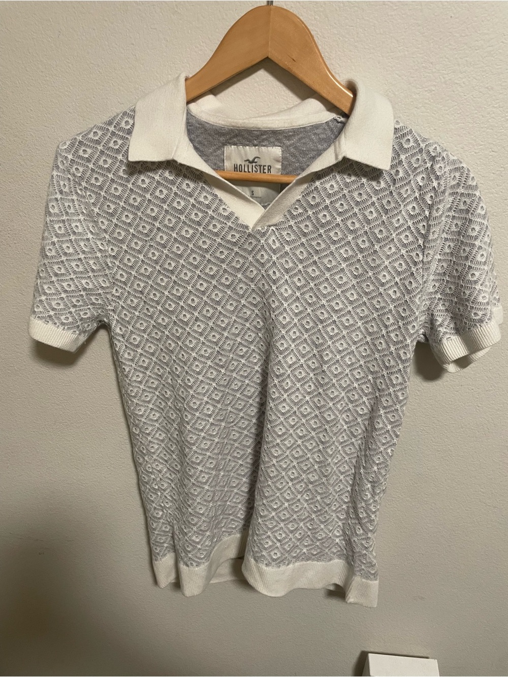 Hollister White Diamond-Textured Knit Polo Size Small